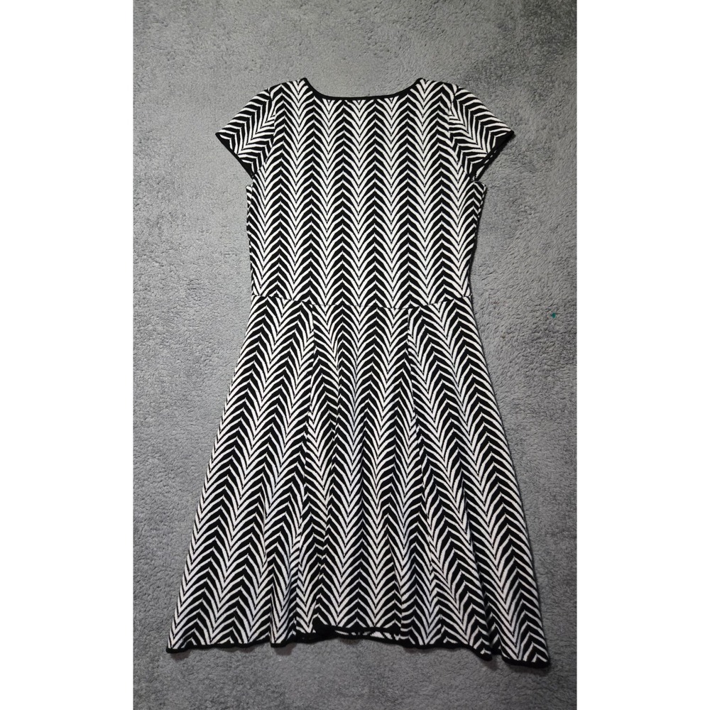London Times Black White Geometric Chevron Print Fit Flare Dress Size Large EUC
